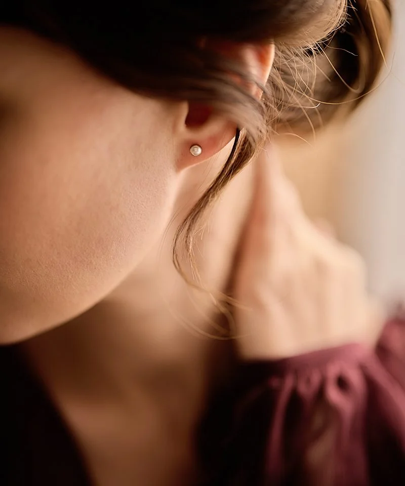 Medizinische Ohrringe Bezel Pearl – Bild 3